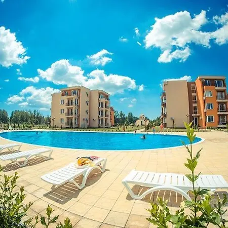 Pool View, 2 Bedroom Apartment *