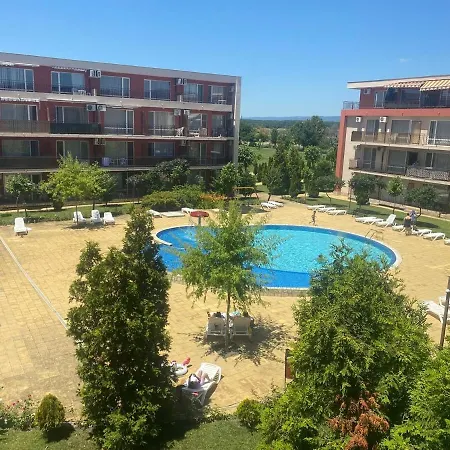 Pool View, 2 Bedroom Apartman Napospart