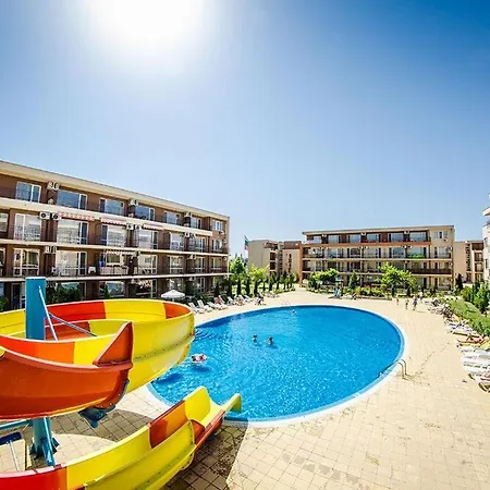 Apartment Pool View, 2 Bedroom Slantschew brjag