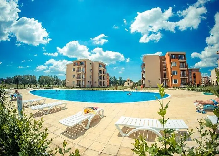 Pool View, 2 Bedroom דירה *